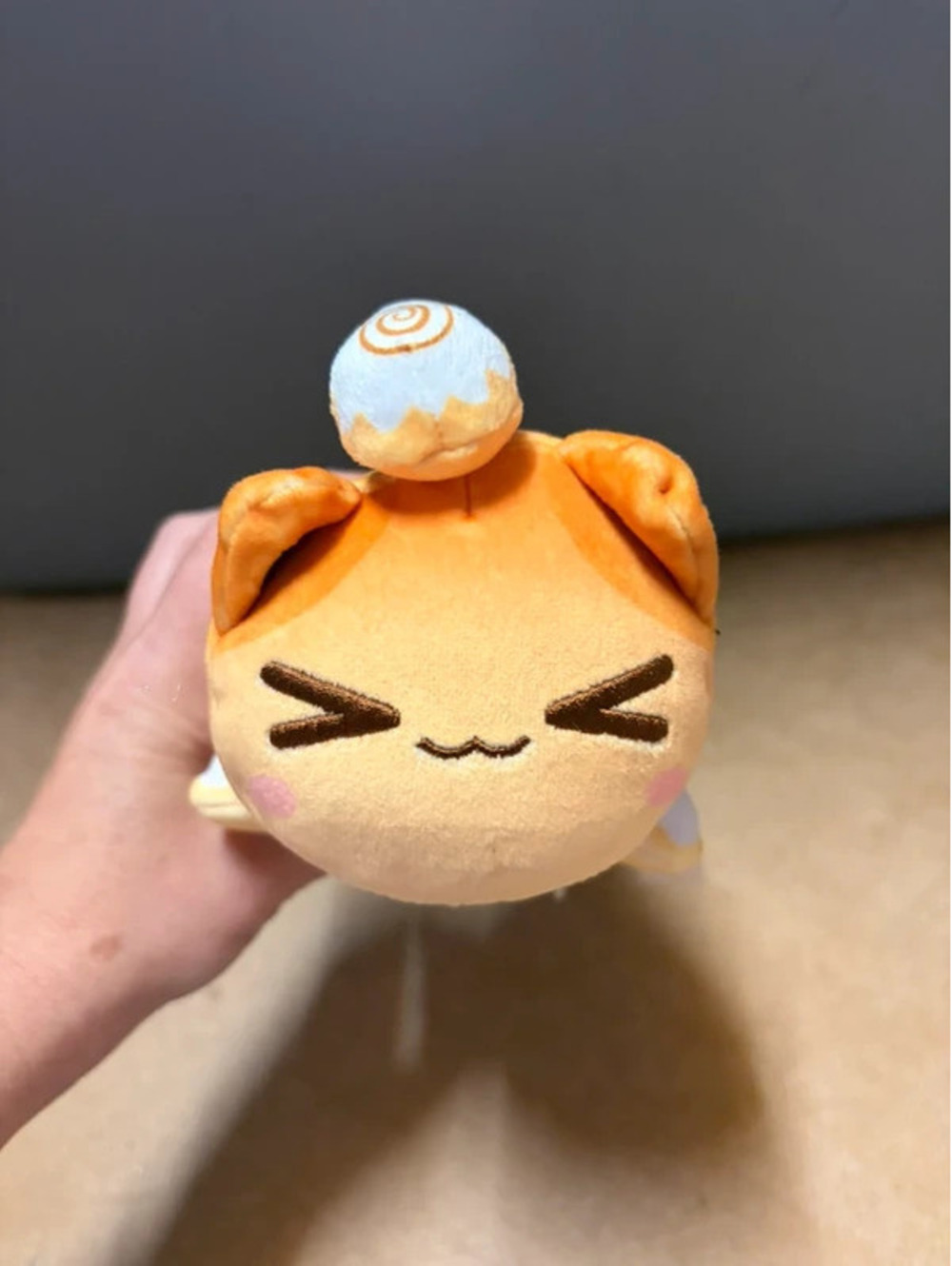Cinnamon Roll Aphamau
